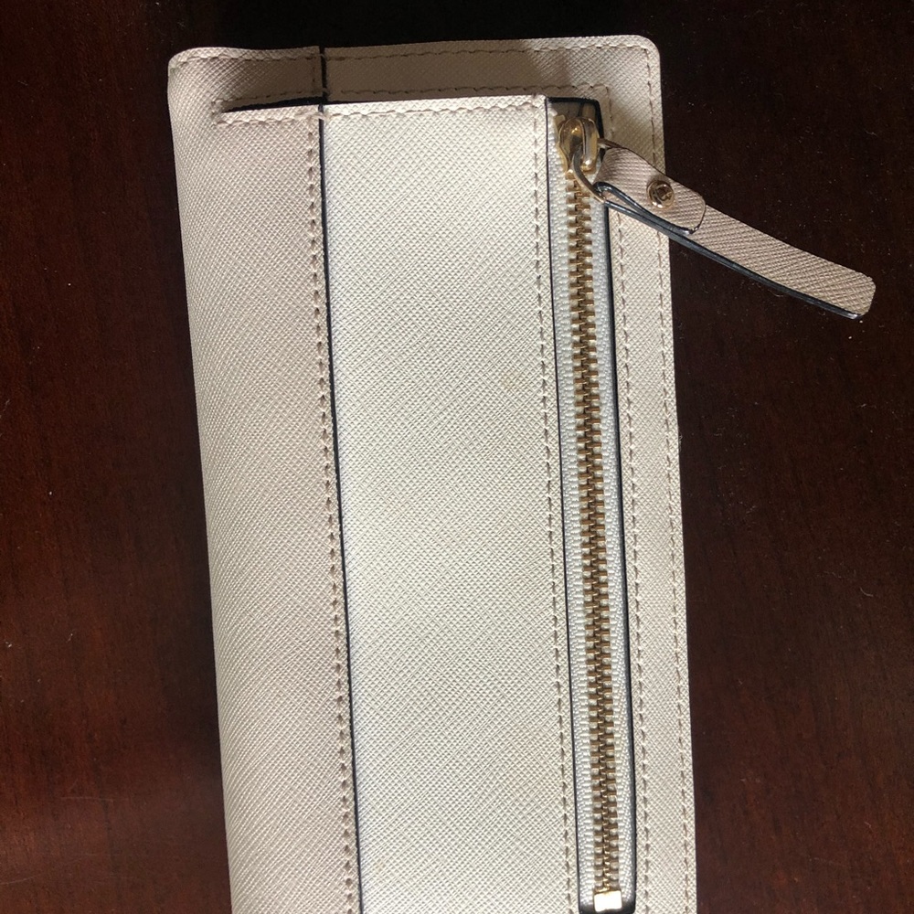 KATE SPADE Wallet - Picture 2 of 4